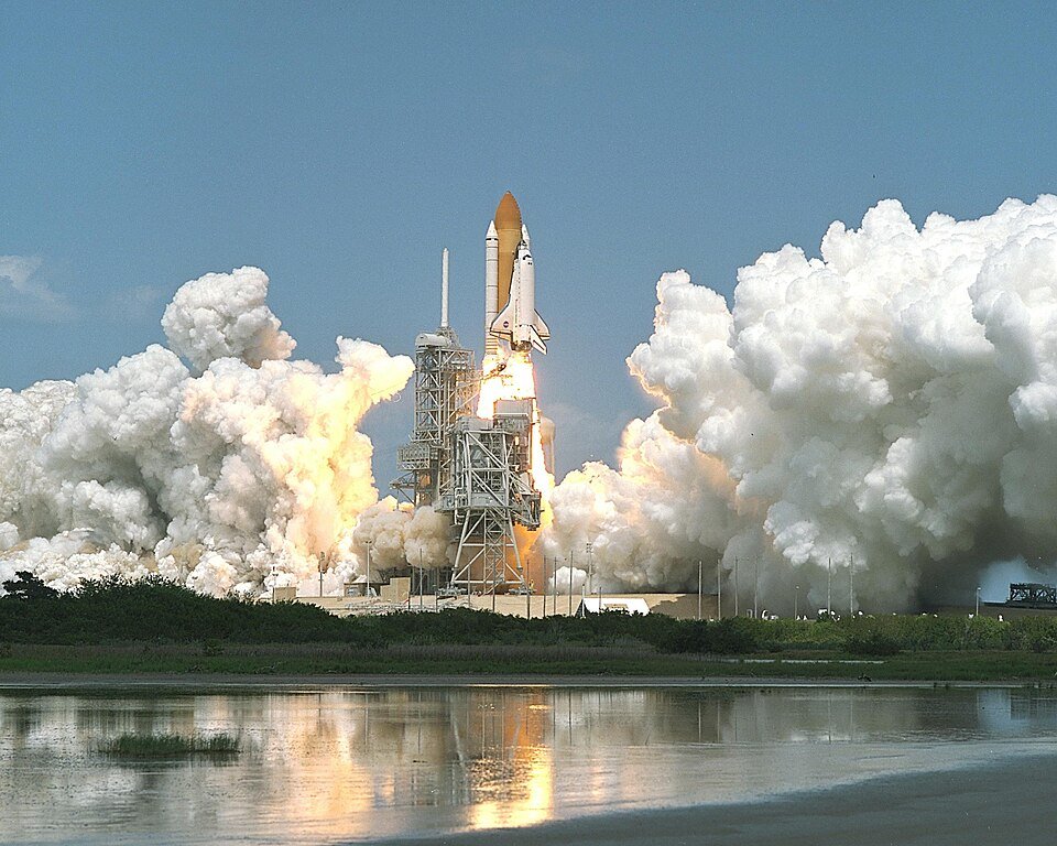 STS-100 launch operations photography