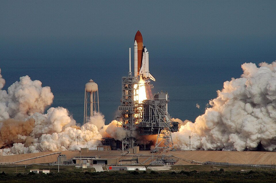 STS-122 launch operations photography