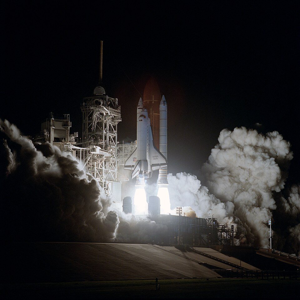 STS-38 launch operations photography
