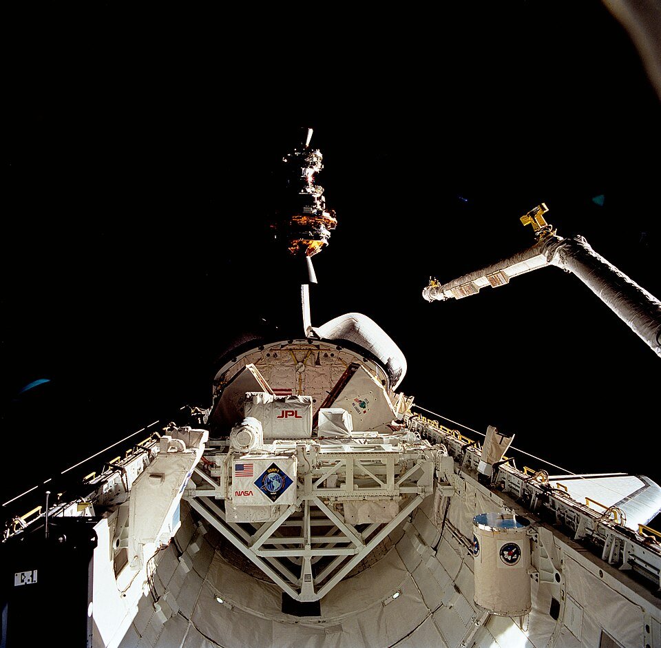 STS-52 launch operations photography