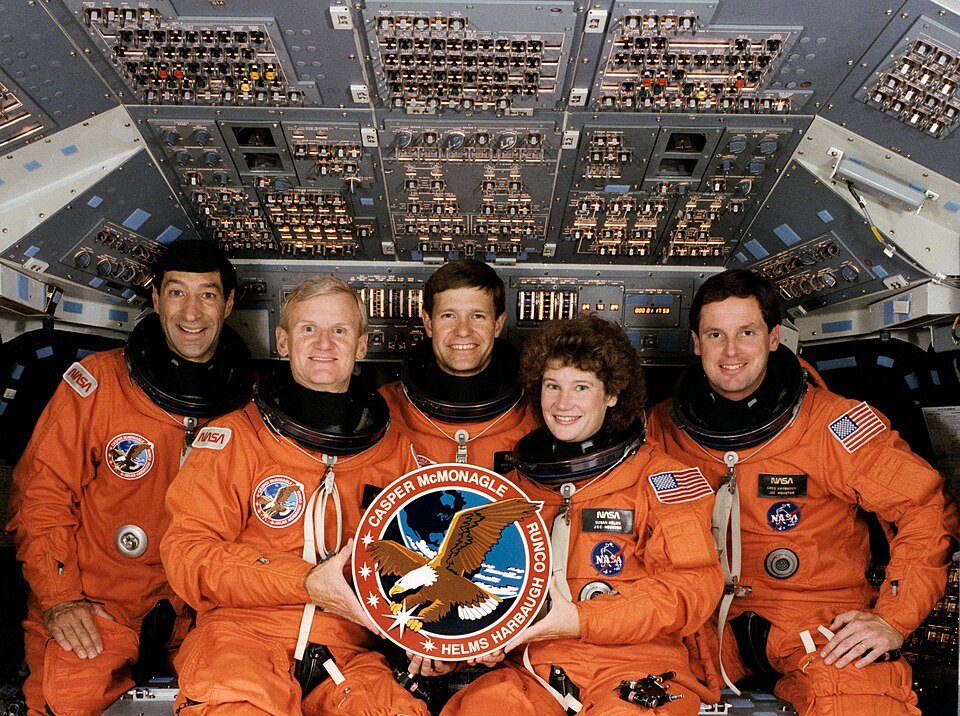 STS-54 launch operations photography