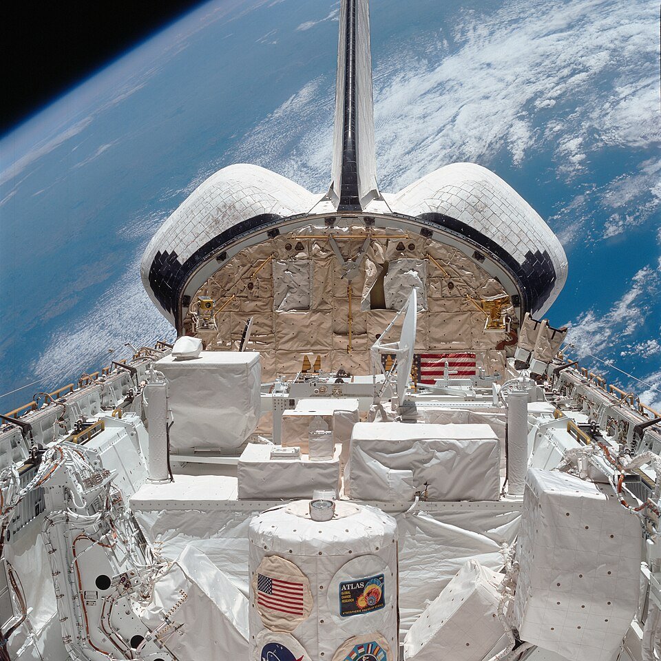 STS-56 launch operations photography