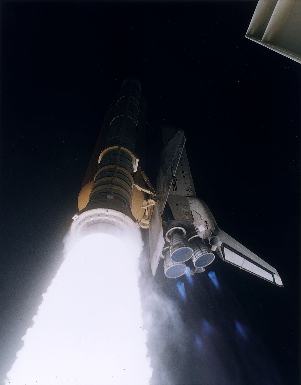 STS-79 launch operations photography
