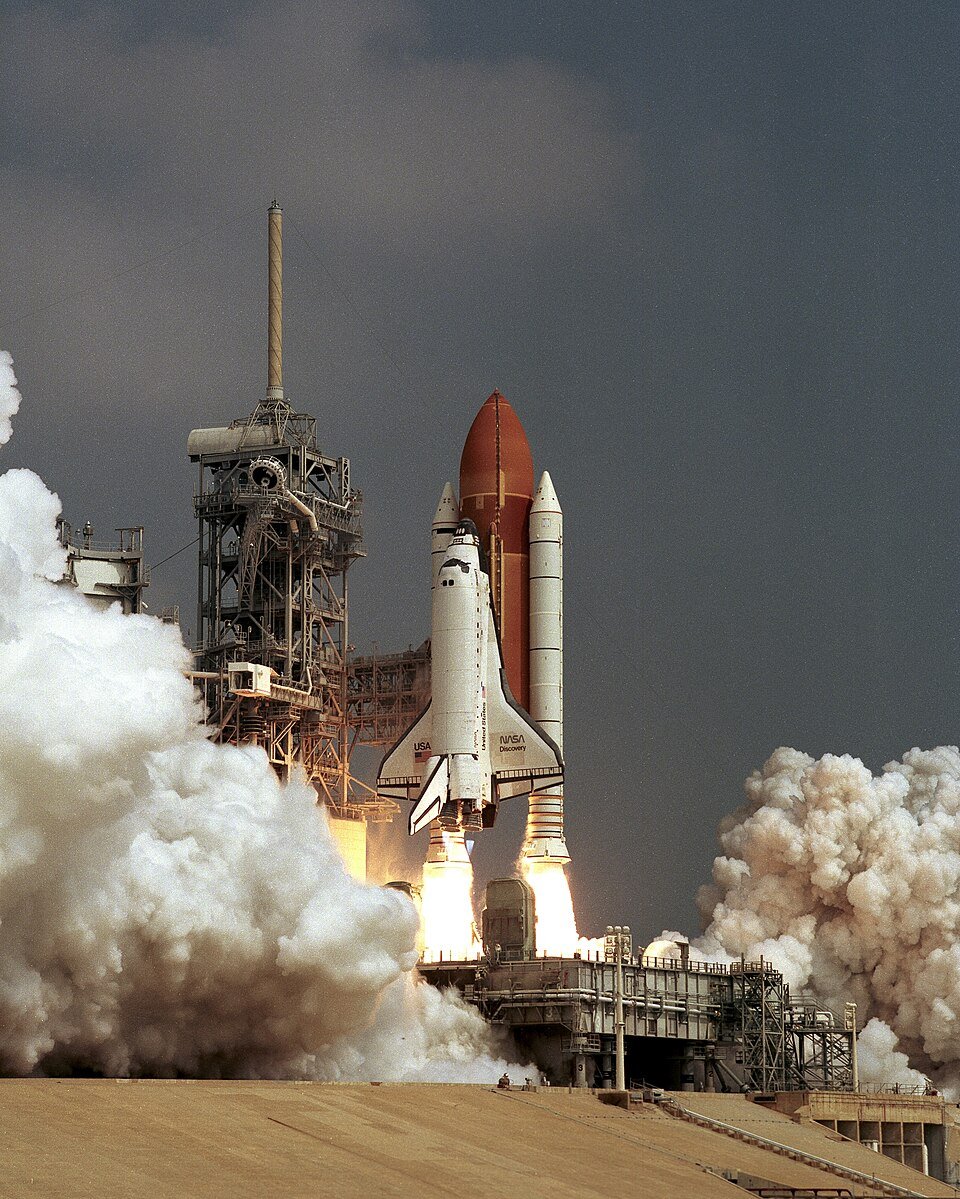 STS-85 launch operations photography