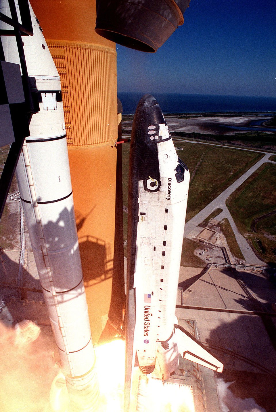 STS-95 launch operations photography