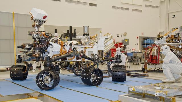 Mars Rover Curiosity, Turning in Place