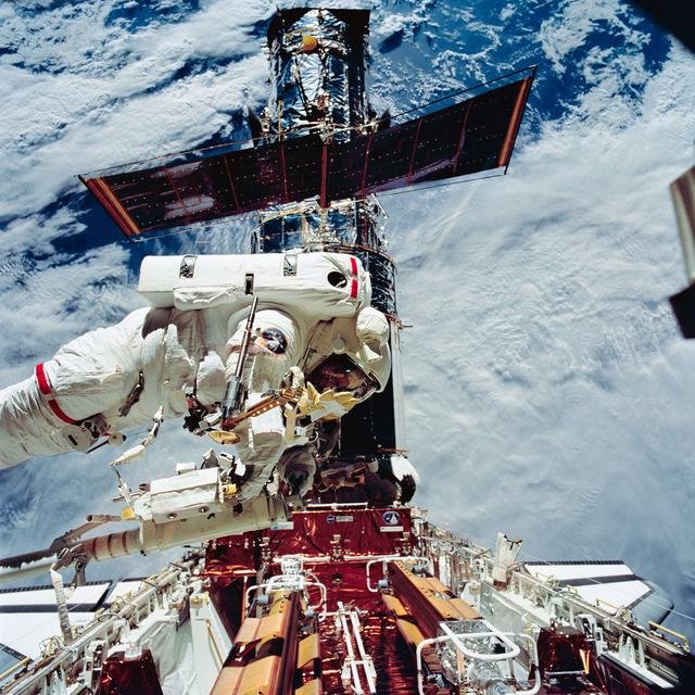 Astronaut Kathryn Thornton during second HST extravehicular activity