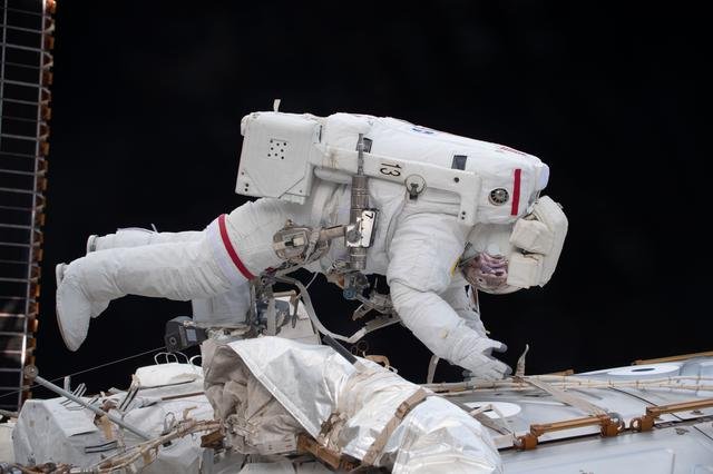 iss064e041816
