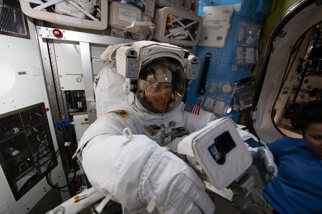 iss059e001095