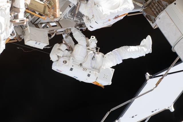 iss059e002192