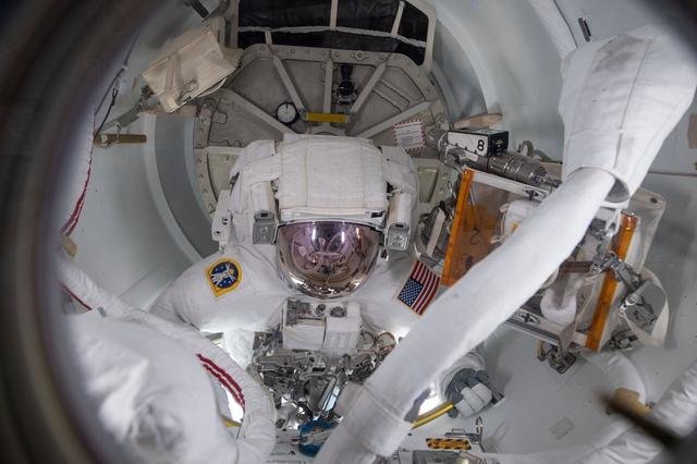 iss059e001490